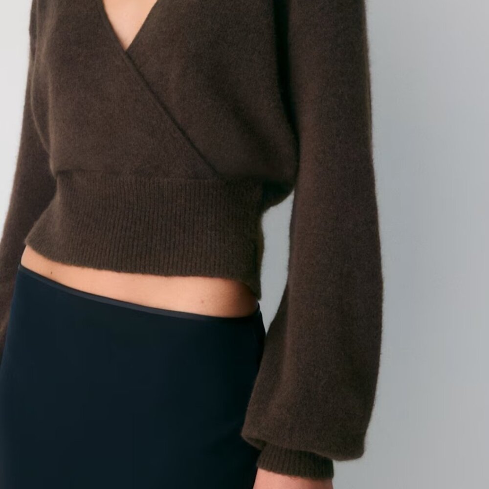 NWT Aritzia DEAR Sweater Rich Mocha Brown L - Picture 4 of 6